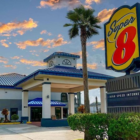Super 8 By Wyndham Sealy Hotell Exteriör bild